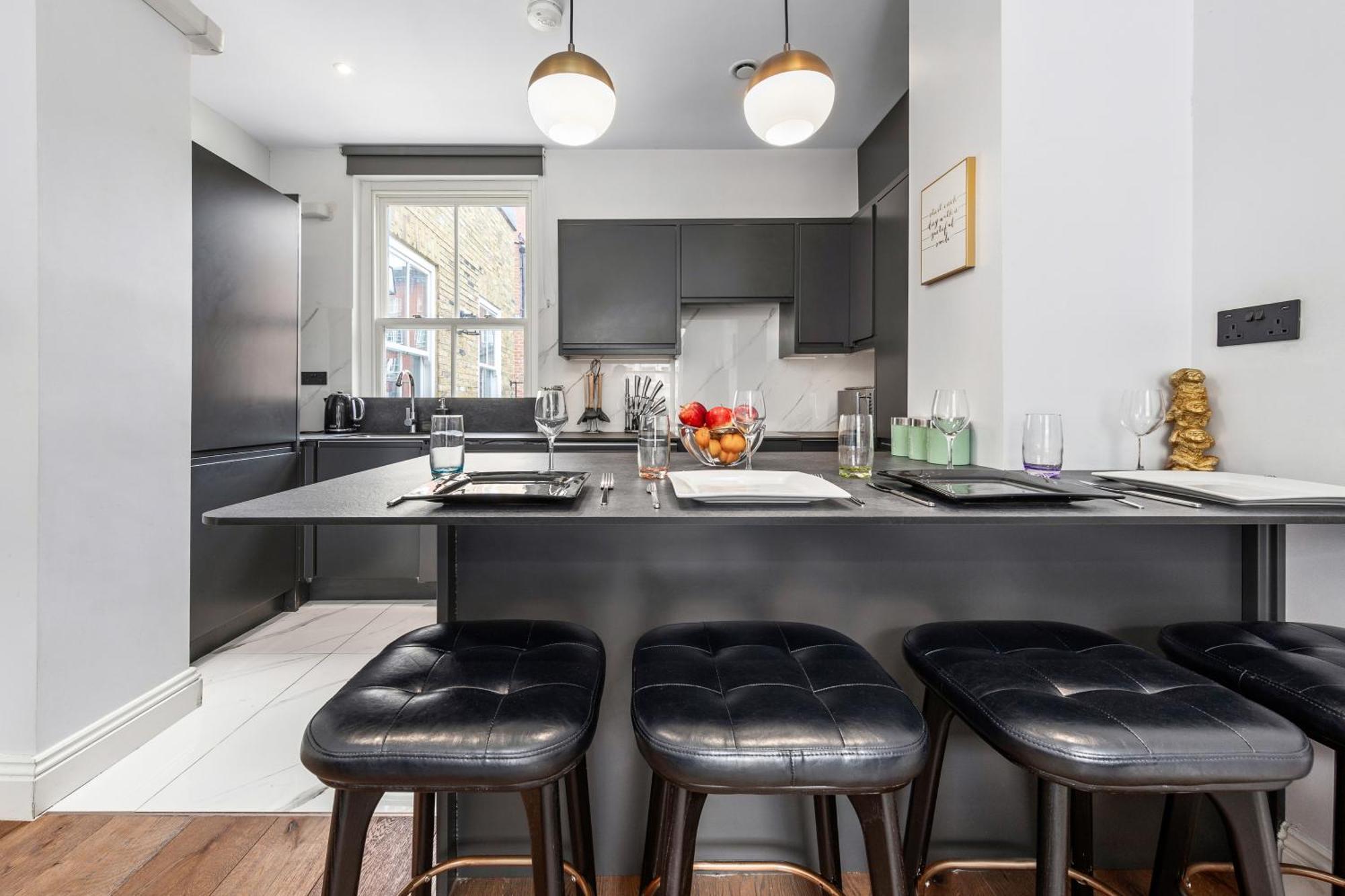 Stylish 2 Bedroom Apartment In Westminster Sleeps 5 With Ac Лондон Экстерьер фото